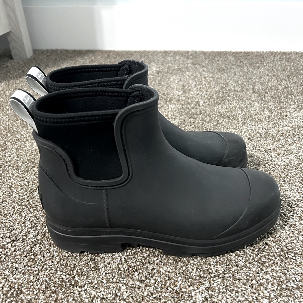 Ugg Short Rainboots - 8